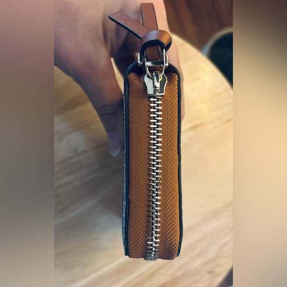 Tory Burch NWOT Multicolor Striped Wallet - Picture 5 of 7